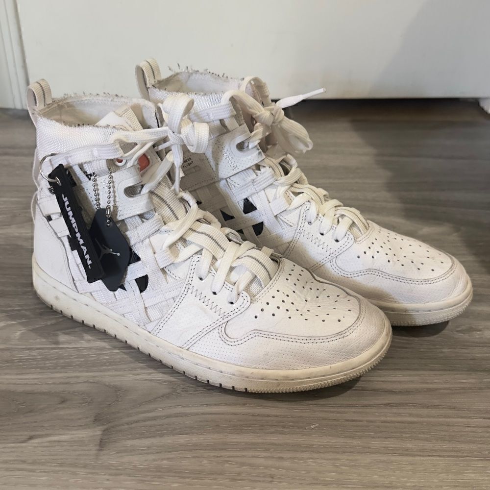 Nike size 10 - Picture 2 of 7